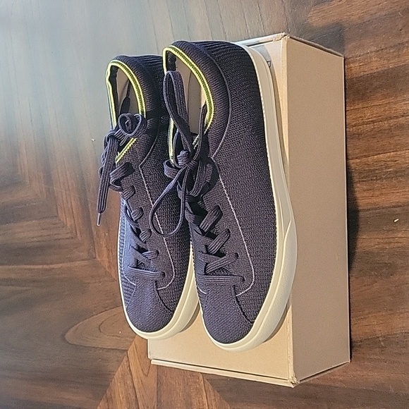 Brand New ROTHY’S The Lace Up in Navy - Picture 2 of 6